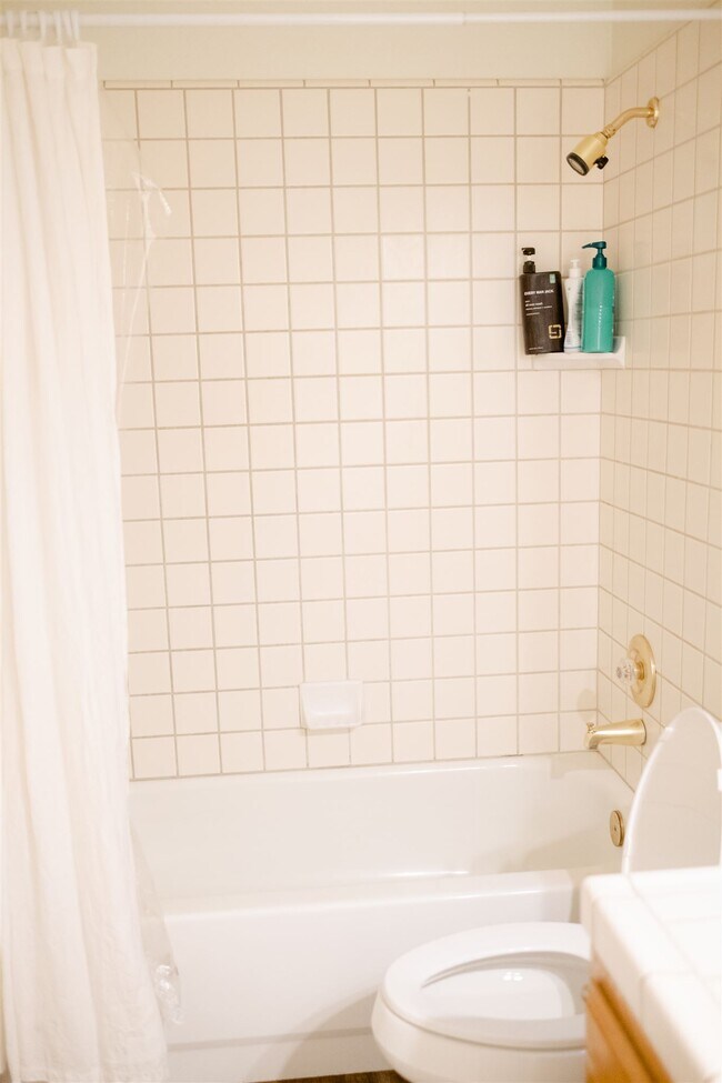 Building Photo - 2120 Boyden Dr