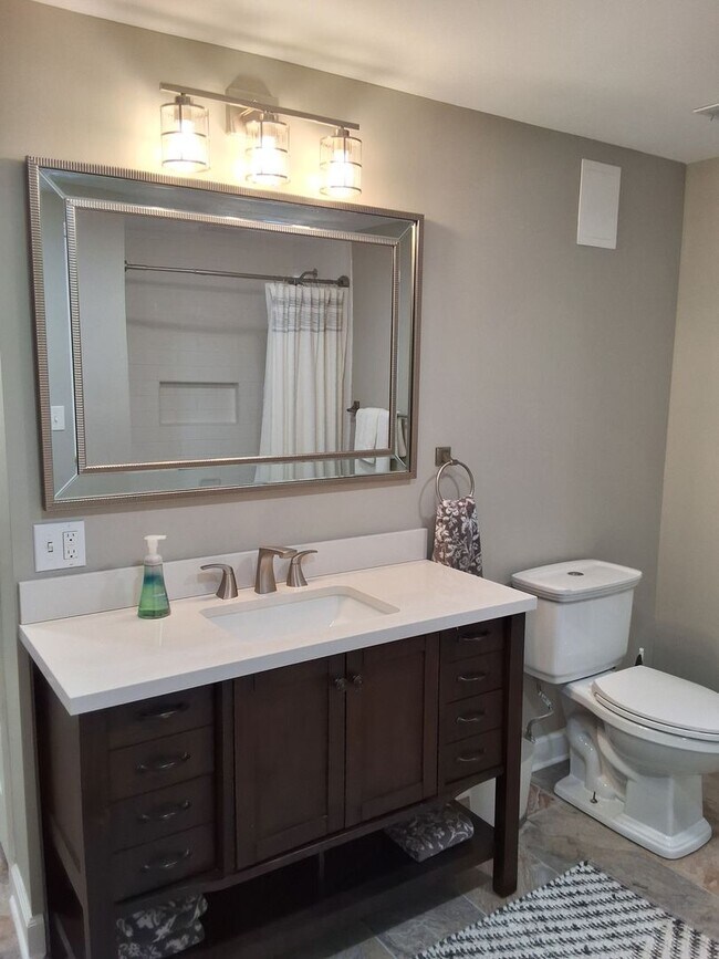 Building Photo - Knoxville 37914 - FULLY FURNISHED! 3 bedroom, 2 bath home - SHORT TERM LEASE AVAILABLE - Contact ...