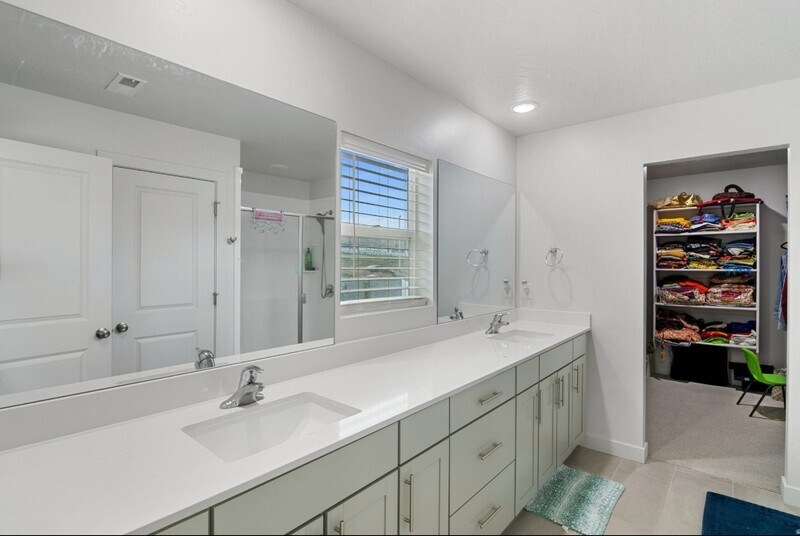 Building Photo - 2613 N Snowberry Dr