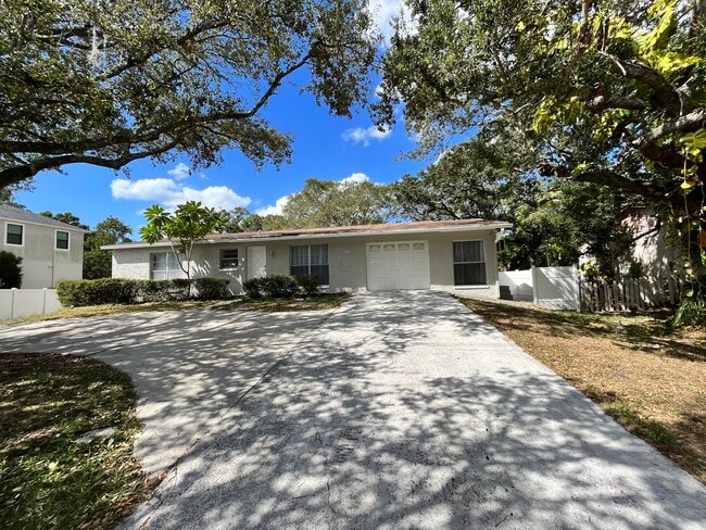 View from street, parking in front of garage is the dedicated for this studio - 8431 Jackson Springs Rd
