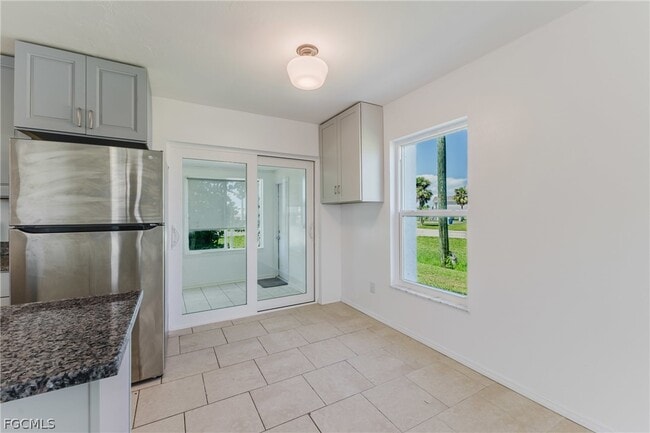 Building Photo - 16599 Davis Rd