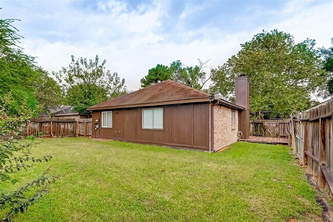 Building Photo - 17435 Glenmorris Dr