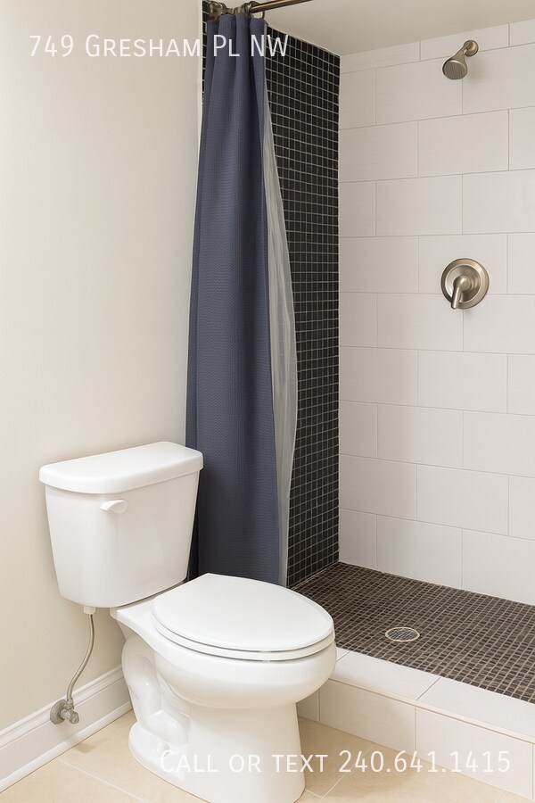 Building Photo - 749 Gresham Pl NW