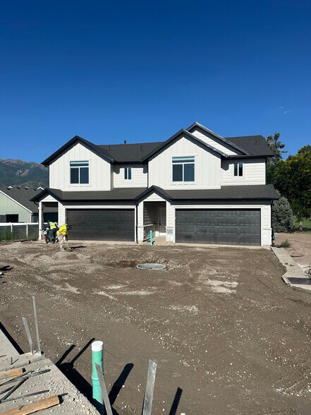 Primary Photo - 520 E South Weber Dr