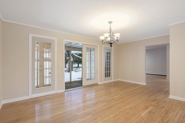 Building Photo - 4489 Pompey Center Rd