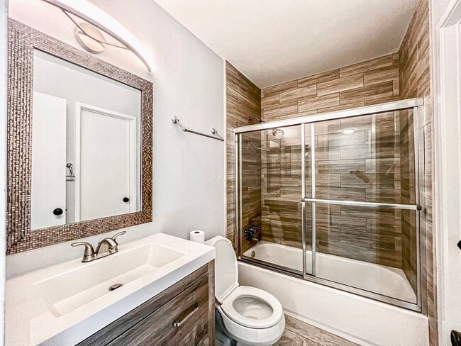 Building Photo - Recently Renovated Contemporary Apartment In Lovely Mosbys Landing