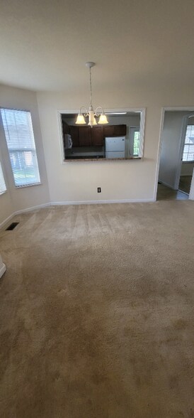 Building Photo - 1908 Heather Lea Dr