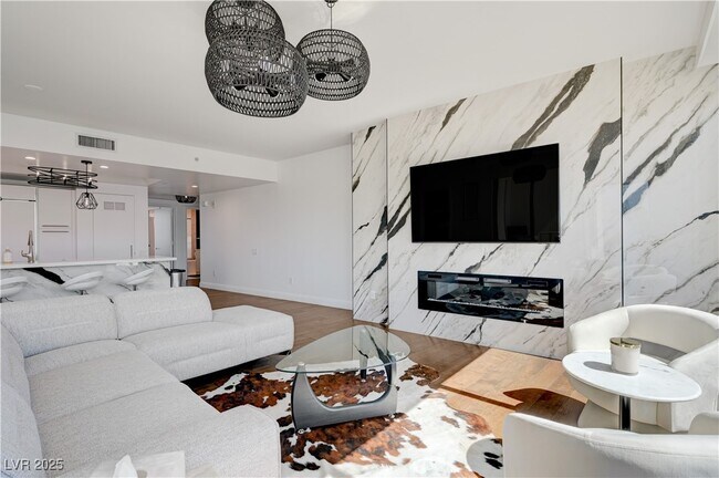 Building Photo - 222 Karen Ave