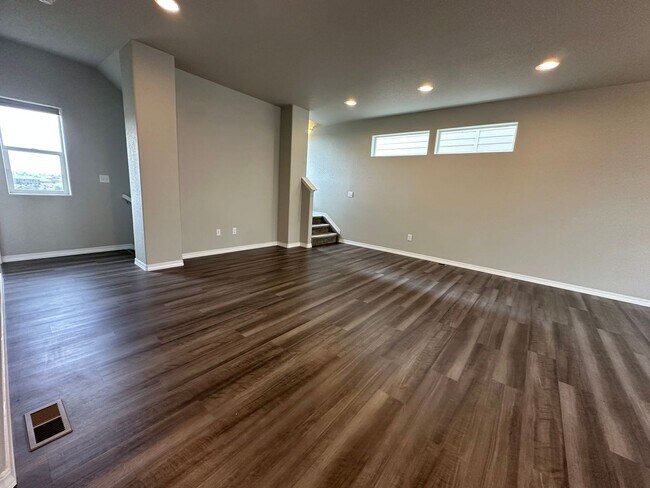 Building Photo - Charming 3 Bed 3 Bath House!!!