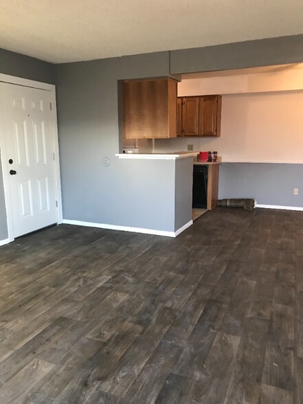 Building Photo - 10150 E Virginia Ave