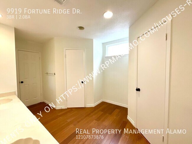 Building Photo - 9919 Fortune Ridge Dr