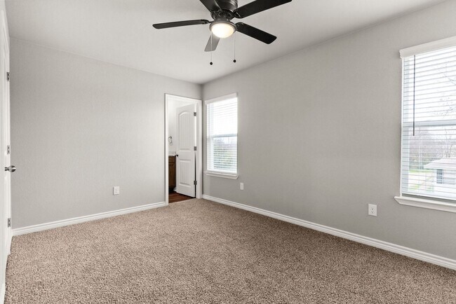 Building Photo - 304 Blair St