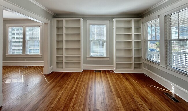 Building Photo - 107 W Geer St