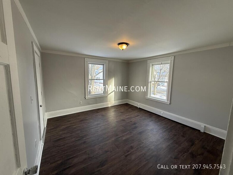 Building Photo - 22 Birch St