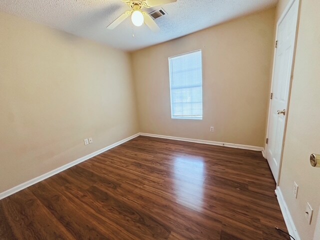 Building Photo - 102 Calli St