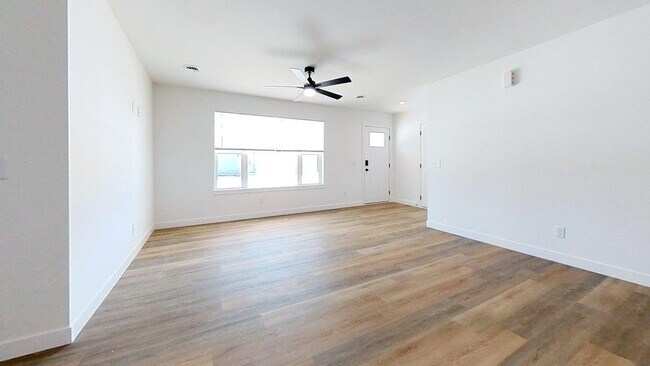 Building Photo - 15582 Sienna Dr