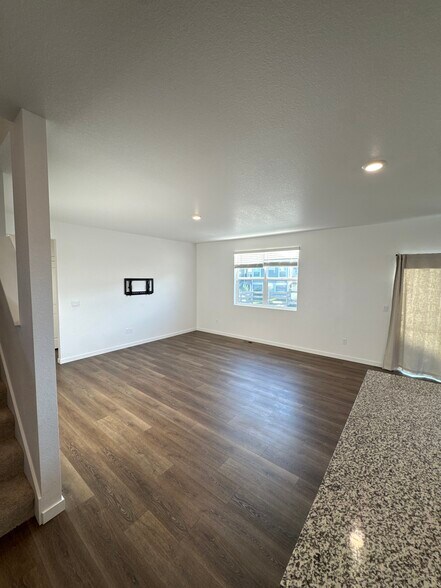 Building Photo - 109 62nd Ave