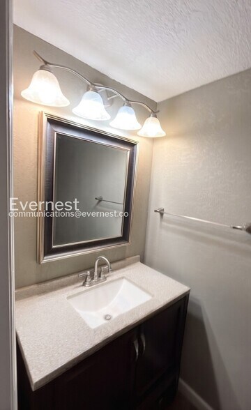 Building Photo - 3308 Roadrunner Trail