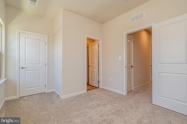 Building Photo - 3929 Small Roundtop Rd