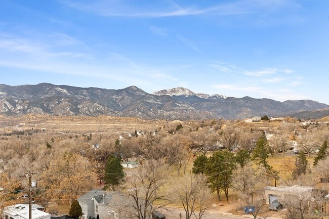 Building Photo - 1431 Madison Ridge Heights