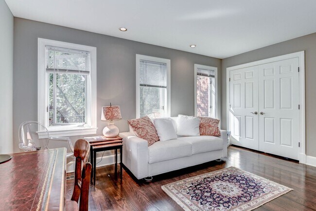 Building Photo - Beautiful Home in the Coveted Gated Commun...