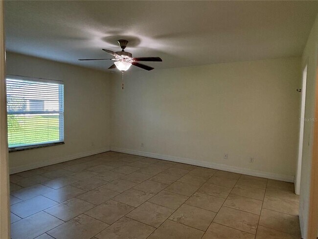 Building Photo - 1876 Atwater Dr