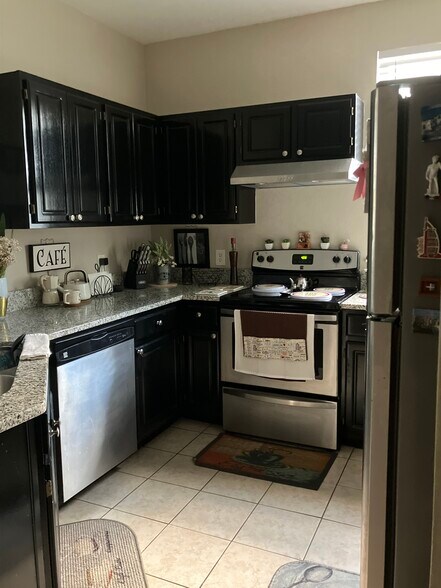 Building Photo - 6435 Manhattan Village Ave