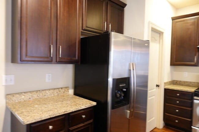 Building Photo - 210 Windthistle Dr