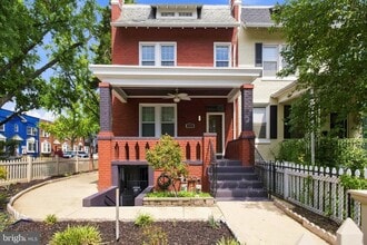 Building Photo - 1400 Morse St NE