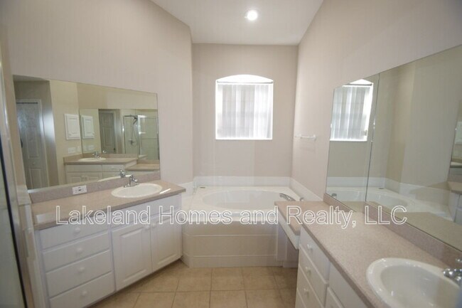 Building Photo - 534 Grasslands Village Cir