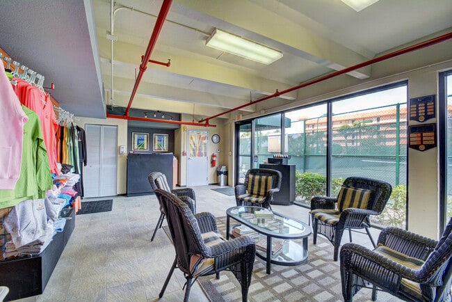 Building Photo - 2701 N Ocean Blvd