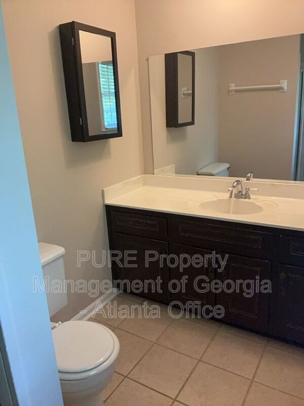 Building Photo - 1386 Stonehenge Ct