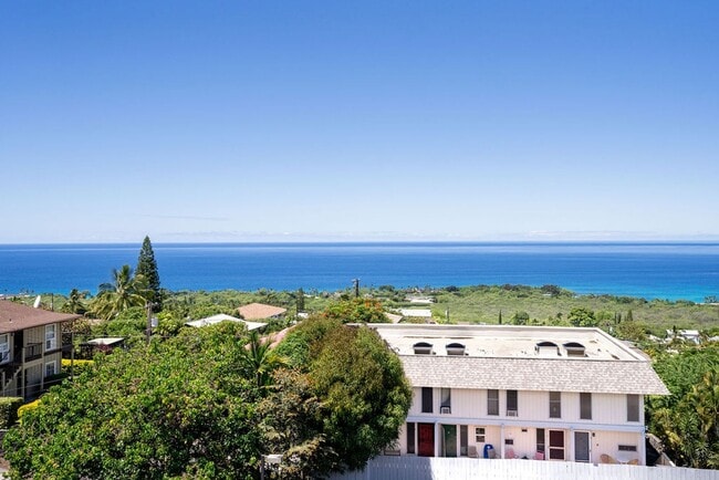 Building Photo - Unfurnished 3 bedroom 3 bath condo with oc...