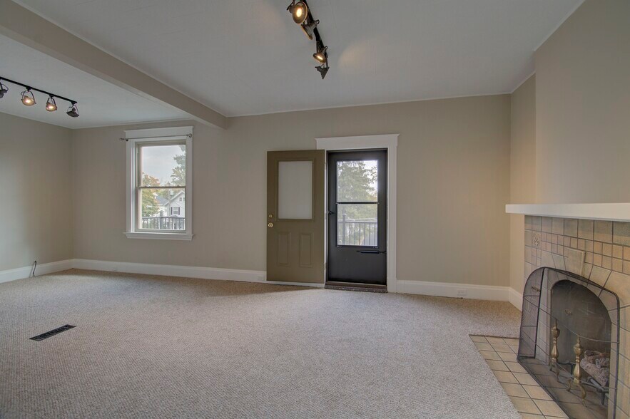 Building Photo - 3799 Millsbrae Ave