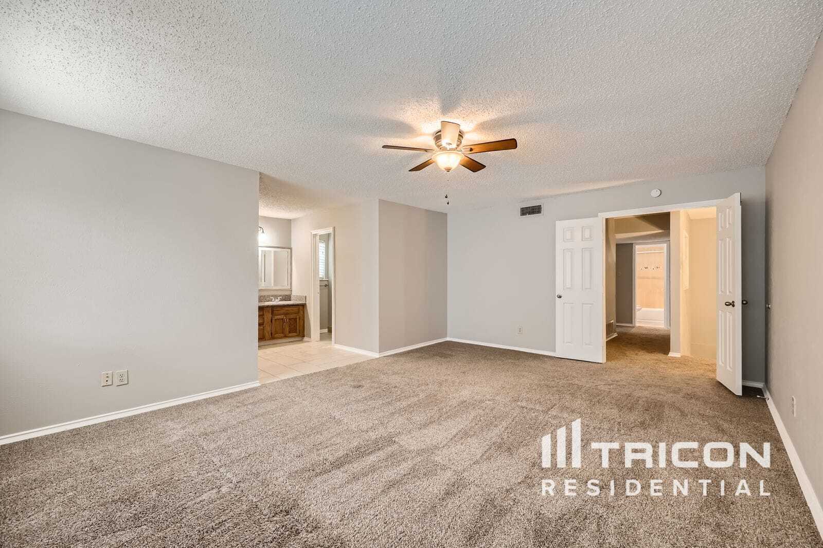Building Photo - 3305 Castle Dr