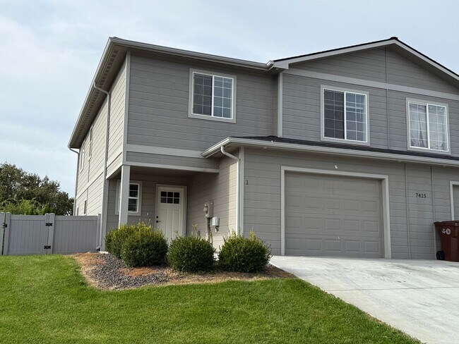 Primary Photo - 7415 Saddlebrook Lp