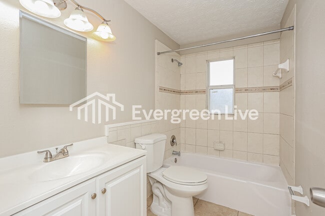 Building Photo - 327 Bonnlyn Dr