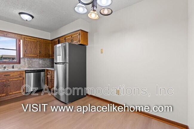 Building Photo - 1105 Jeff Cir