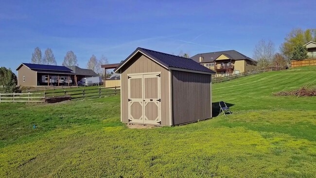 Building Photo - Beautiful 4 bed 2 bath on 1.37 acres in Corvallis.