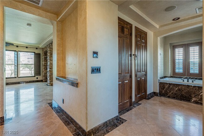 Building Photo - 1423 Foothills Village Dr