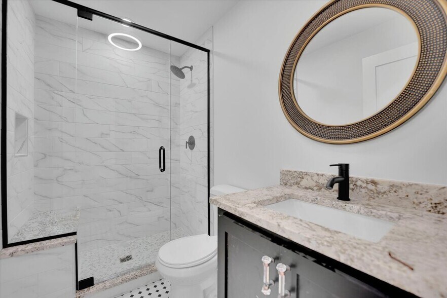 Powder room - 101 Devonshire Rd