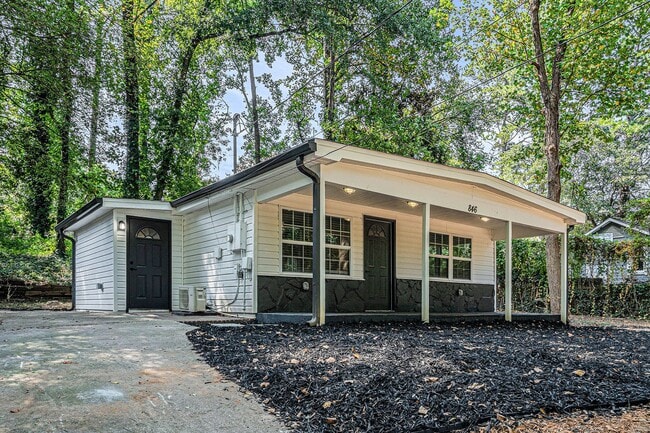 Building Photo - Fully Renovated Cottage near Downtown Smyrna!