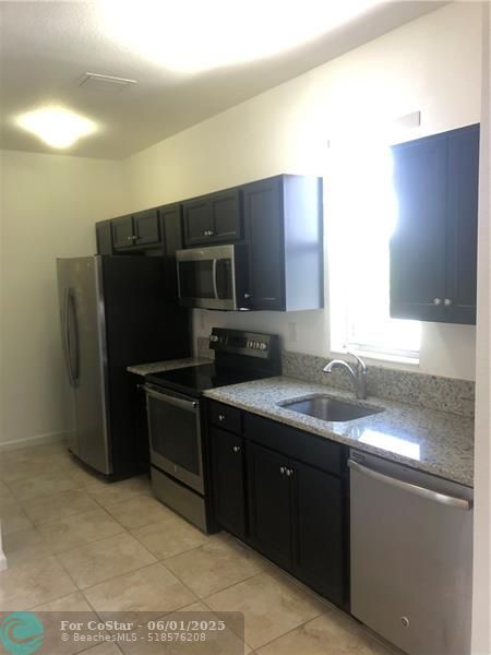 Building Photo - 16954 SW 90th St