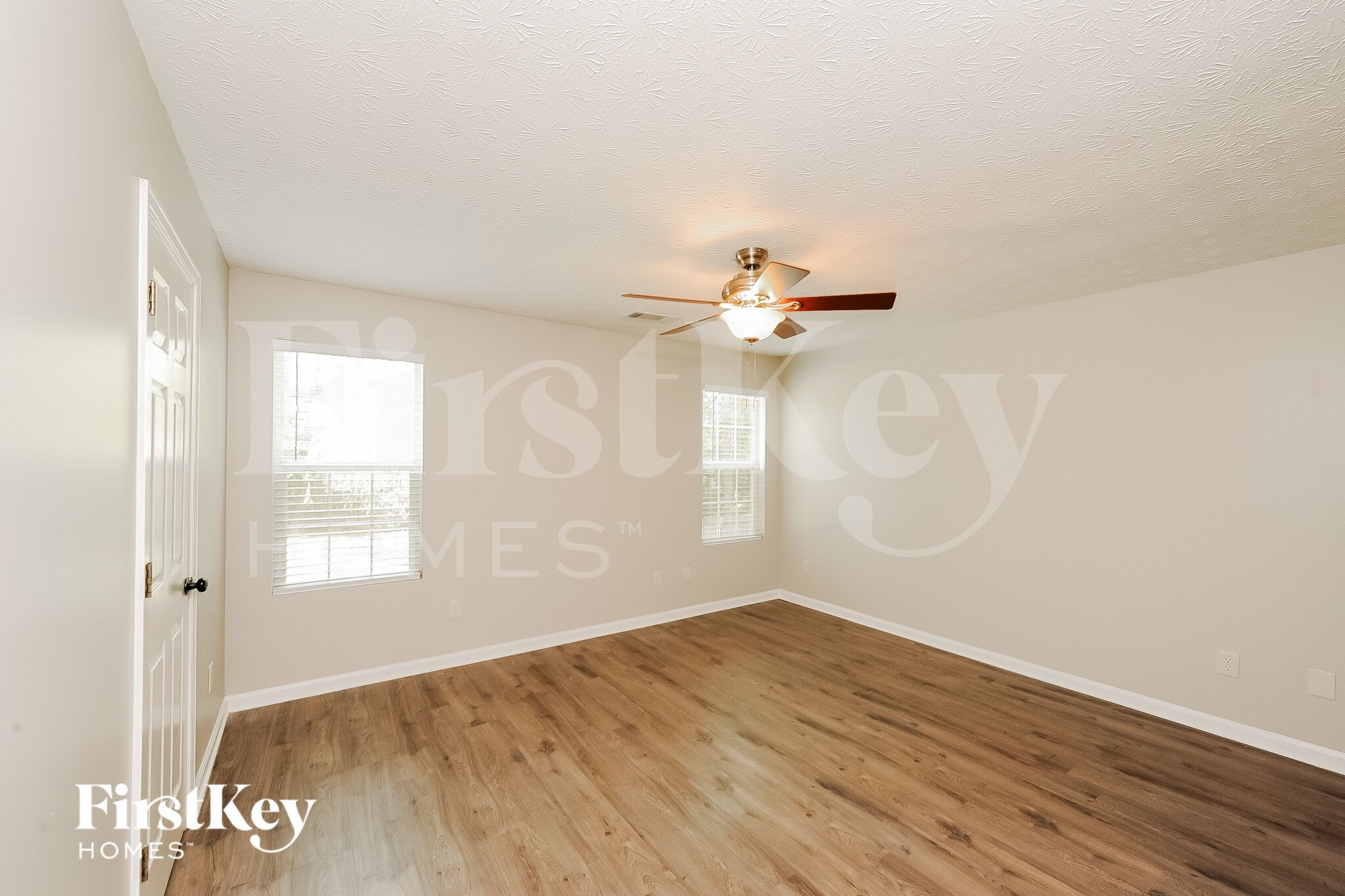 Building Photo - 5255 Hillcrest Glenn Dr