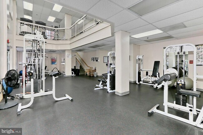 Building Photo - 2151 Jamieson Ave