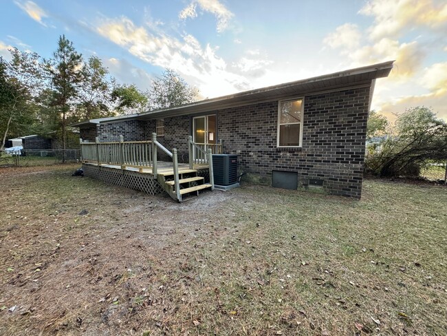 Building Photo - Conway - 3 Bedroom / 1 Bathroom Home