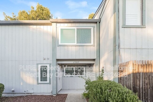 Building Photo - 2305 Cross Ave