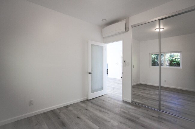 Building Photo - 403 Brooks Ave