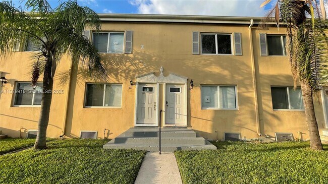 Building Photo - 209 Northwest Dr