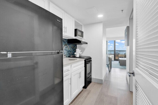 Building Photo - 2401 S Ocean Blvd